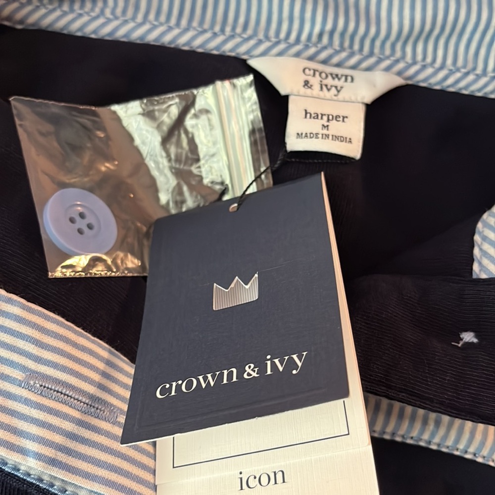 NWT- Crown&Ivy Sweater Size M - Picture 5 of 6